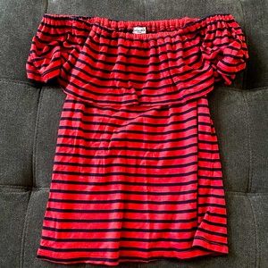 Over the shoulder Flowy shirt